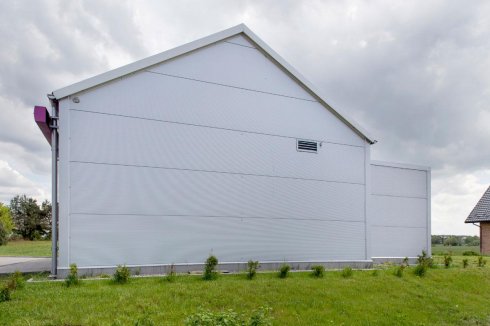 Budynek auto myjni ręcznej z tyłu